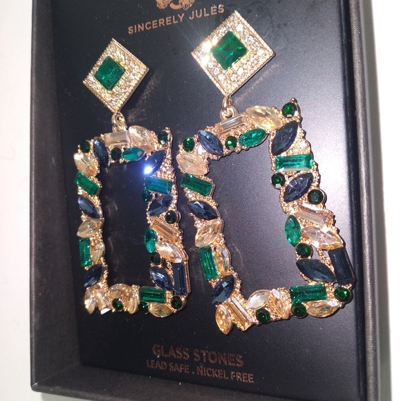 Emerald Green/ Blue Glass Stone Dangle Earrings - Picture 4 of 6